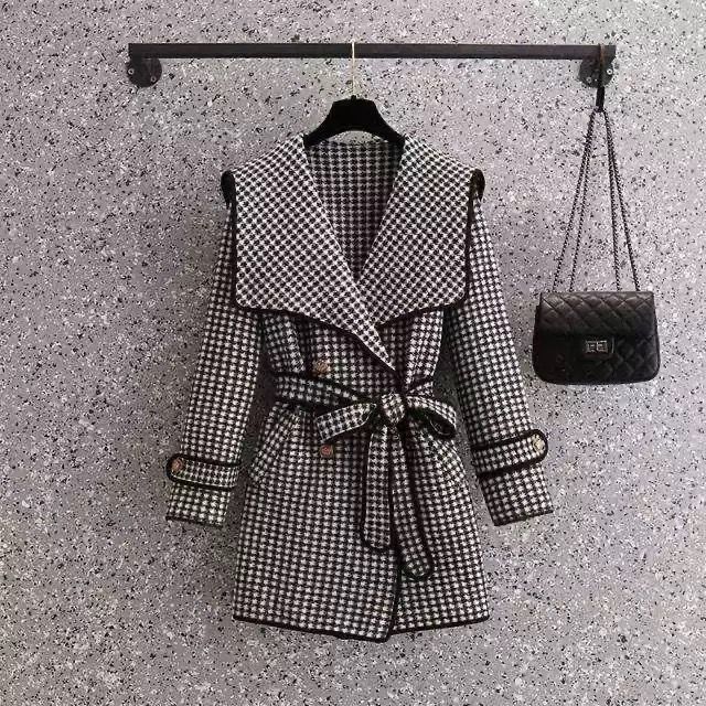 The Chic Contrast Trim Belted Coat