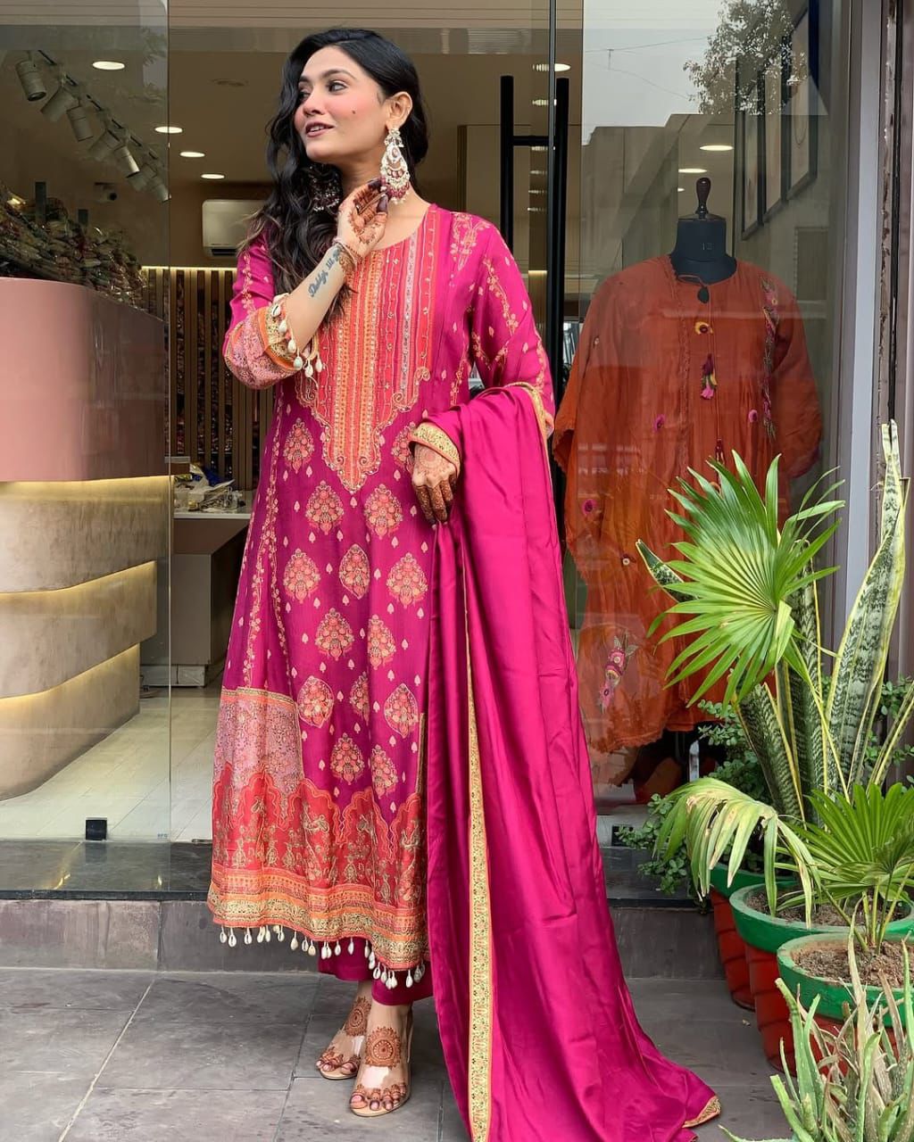 PAKISTANI RESHMI SUIT SET Vibrant Fuchsia Zari Print Sui
