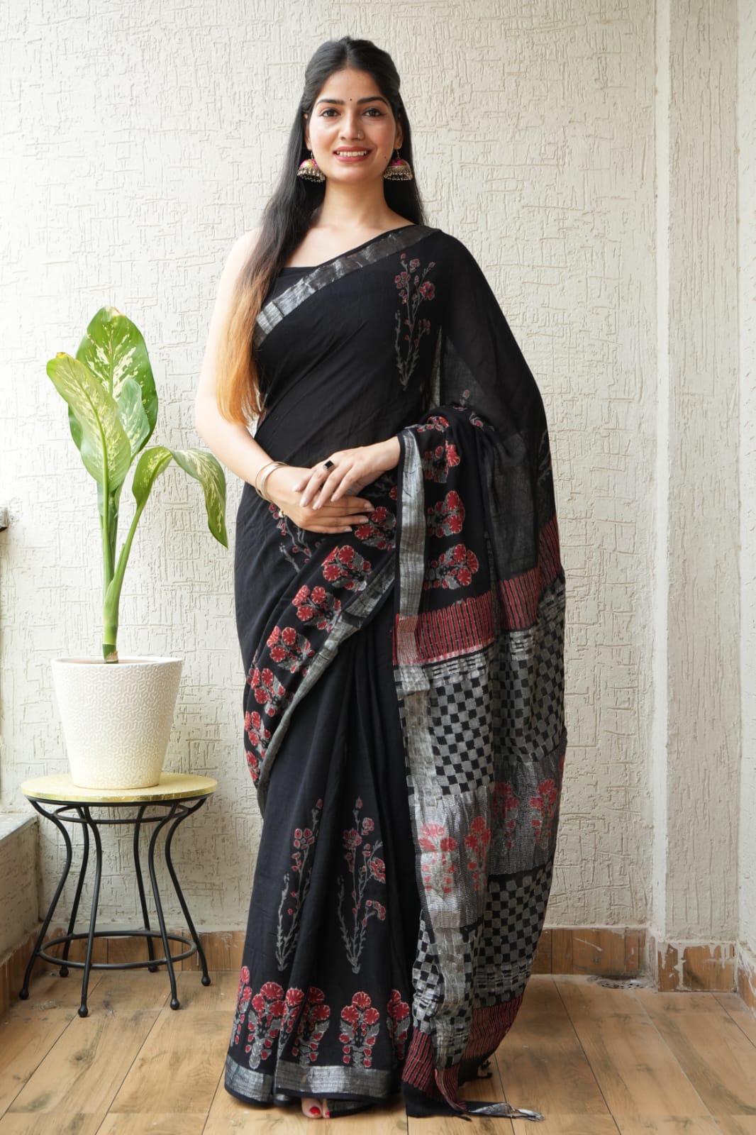 The Obsidian Bloom Handloom Saree